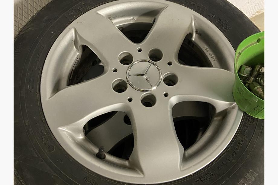 Mercedes-Benz Felgendeckel 75/71 mm ohne Ring (4 Stk, grau) Foto 2