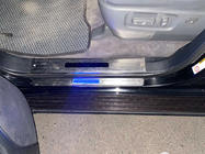 Toyota Land Cruiser 200 2007-2021 Einstiegsleisten mit Beleuchtung (4 Stk) Foto 3