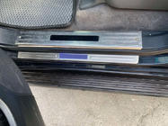 Toyota Land Cruiser 200 2007-2021 Einstiegsleisten mit Beleuchtung (4 Stk) Foto 4