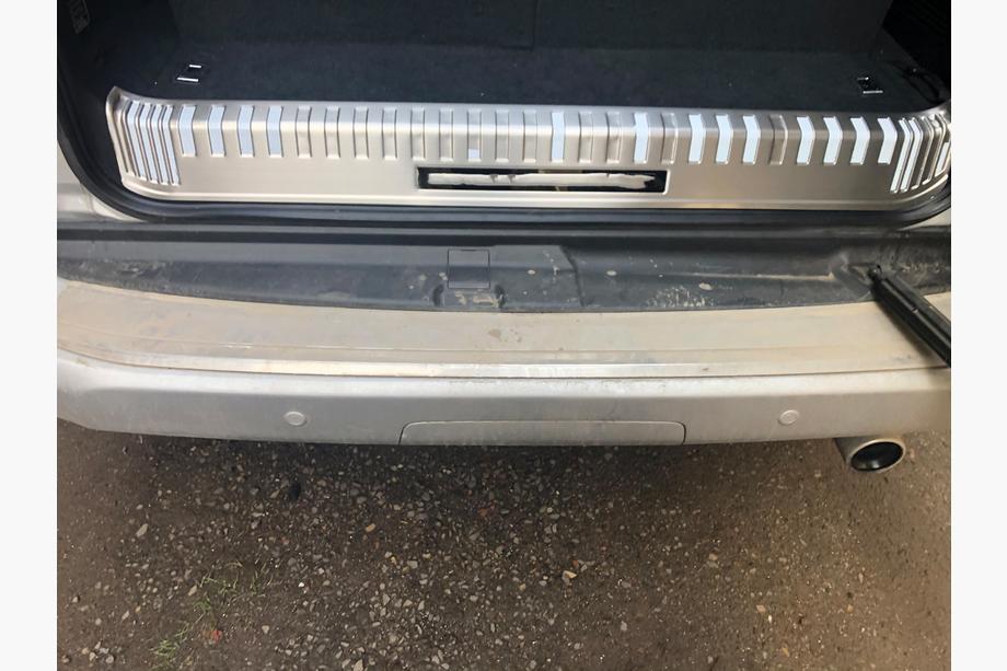 Toyota Land Cruiser Prado 150 2009-2023 Abdeckung fuer hintere innere Einstiegsleiste (fuer 7-Sitzer) Foto 6