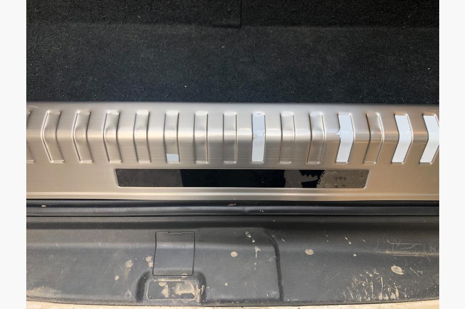 Toyota Land Cruiser Prado 150 2009-2023 Abdeckung fuer hintere innere Einstiegsleiste (fuer 7-Sitzer) Foto 7