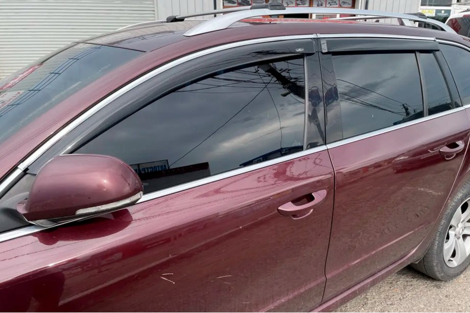 Skoda Superb 2009-2015 Windabweiser mit Chromleisten SW (4 Stk, HIC) Image