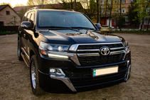 Toyota Land Cruiser 200 2007-2021 Bodykit 2016-2021 (Executive 2021) Schwarz Foto 13