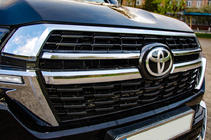 Toyota Land Cruiser 200 2007-2021 Bodykit 2016-2021 (Executive 2021) Schwarz Foto 16