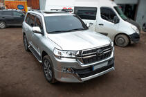 Toyota Land Cruiser 200 2007-2021 Bodykit 2016-2021 (Executive 2021) Schwarz Foto 5