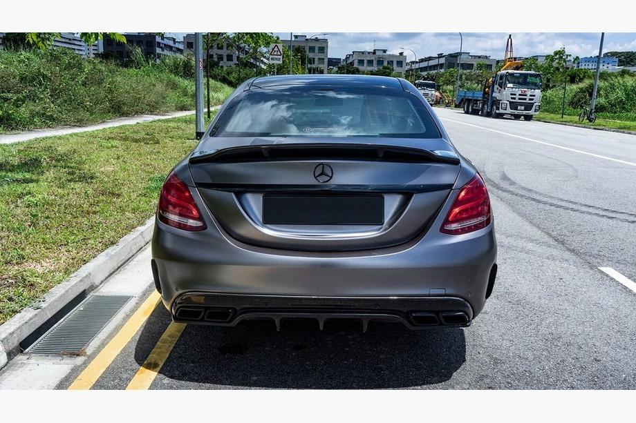 Mercedes C-class W205 2014-2021 Bodykit mit kompletter Heckstossstange (Design Black Mamba C63GT) Foto 9