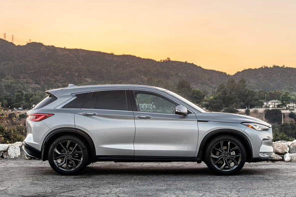 Die Infiniti QX50-Frequenzweiche wurde extern aktualisiert und die Grundkonfiguration erweitert Foto 3