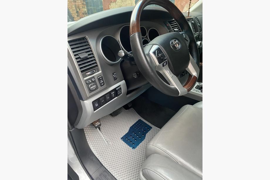 Toyota Sequoia 2007-2022 Polyurethan Fußmatten 3 Reihen (EVA, grau) Mittlere Reihe - 3 Sitze Foto 3
