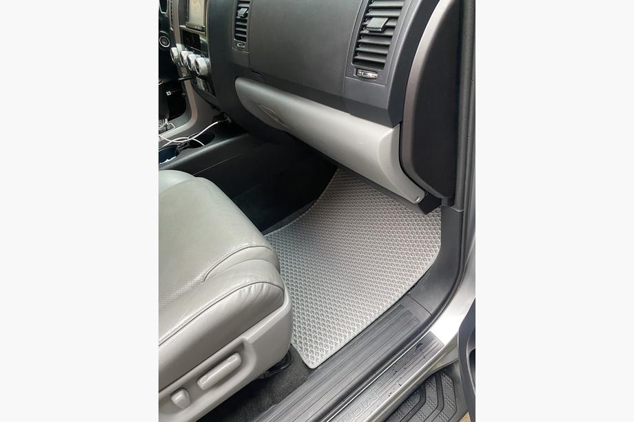 Toyota Sequoia 2007-2022 Polyurethan Fußmatten 3 Reihen (EVA, grau) Mittlere Reihe - 3 Sitze Foto 5
