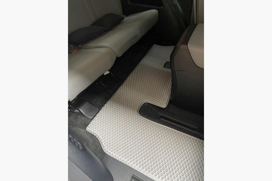 Toyota Sequoia 2007-2022 Polyurethan Fußmatten 3 Reihen (EVA, grau) Mittlere Reihe - 3 Sitze Foto 8