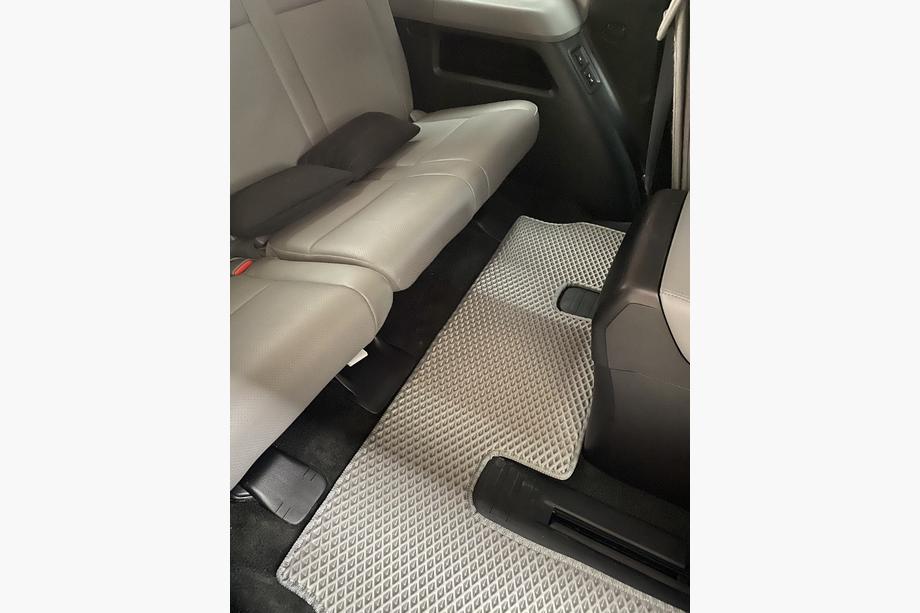 Toyota Sequoia 2007-2022 Polyurethan Fußmatten 3 Reihen (EVA, grau) Mittlere Reihe - 3 Sitze Foto 15
