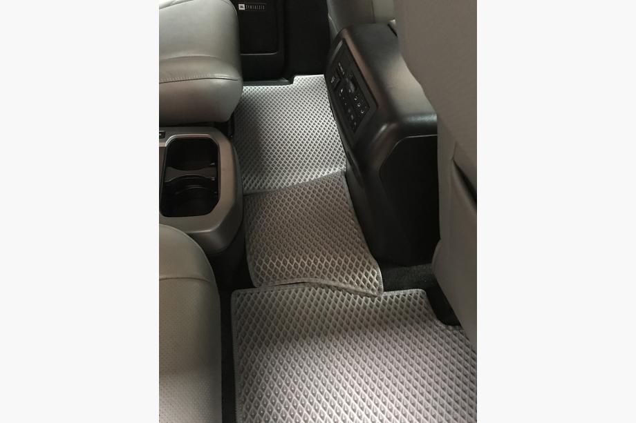 Toyota Sequoia 2007-2022 Polyurethan Fußmatten 3 Reihen (EVA, grau) Mittlere Reihe - 3 Sitze Foto 9