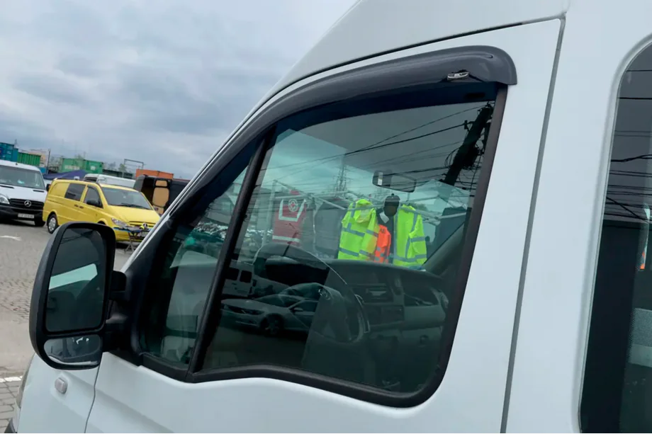 Iveco Daily 2006-2014 Windabweiser (2 Stk, HIC) Image