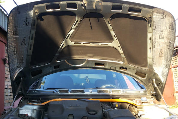 Schallschutz der Motorhaube des VAZ 2110 zum Selbermachen