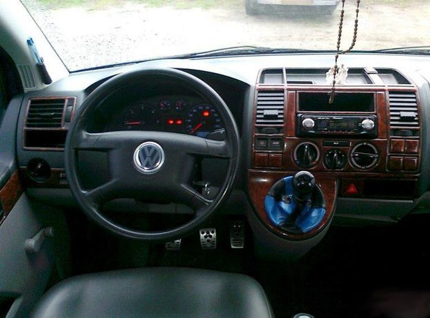 Volkswagen T5 Multivan Interieur-Tuning und Panel-Overlays