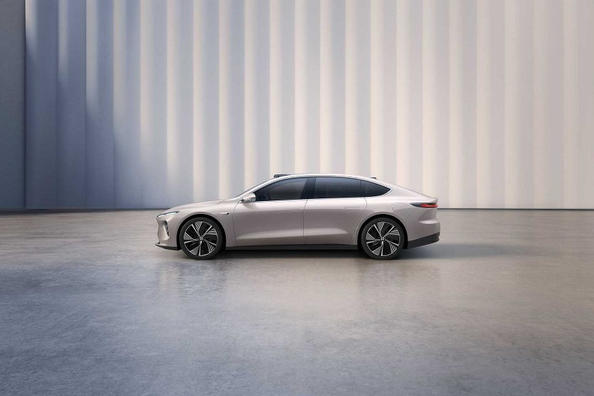 Die Chinesen werden eine elektrische Limousine mit einer Reichweite von bis zu 1000 km auf den Markt bringen Foto 3