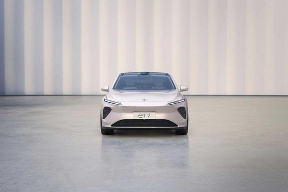 Die Chinesen werden eine elektrische Limousine mit einer Reichweite von bis zu 1000 km auf den Markt bringen Foto 4