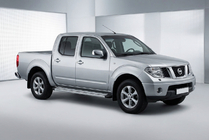 Nissan Navara 2006-2015 Trittbretter Maya V4 (2 Stk., Aluminium) Foto 1