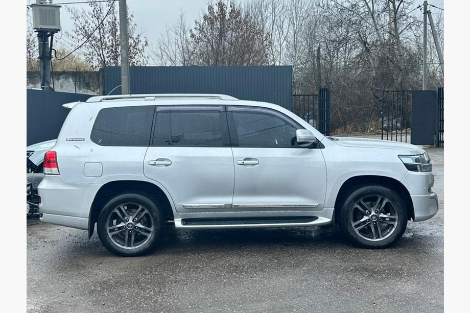 Toyota Land Cruiser 200 2007-2021 Facelift-Umrüstkit von LC200 2008-2015 auf 2021 Executive Foto 37