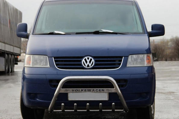 Der Stoßstangenschutz für den Volkswagen T5 Multivan