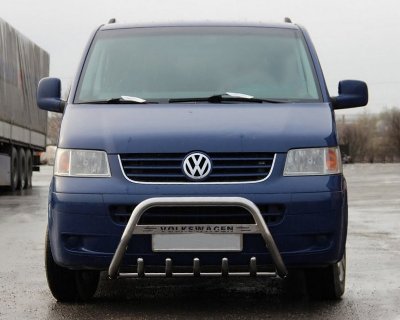 Der Stoßstangenschutz für den Volkswagen T5 Multivan