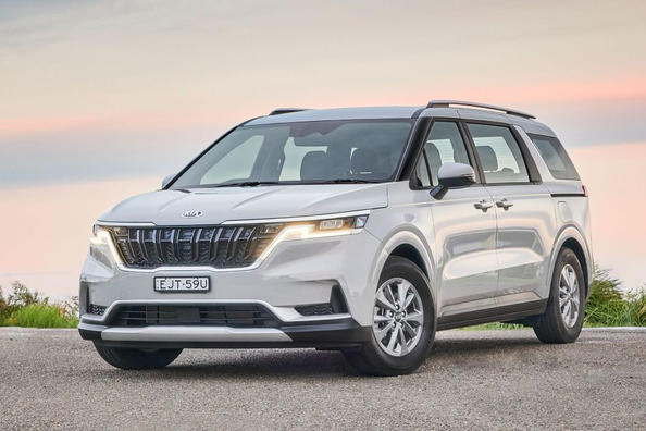 Rückblick auf den neuen KIA Carnival Minivan der neuen Generation