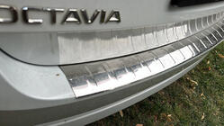Skoda Octavia IV A8 2020- Heckstoßstangenschutz Carmos (SW, Edelstahl) Foto 1