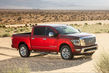 Bewertung des aktualisierten Pickups Nissan Titan Foto 1