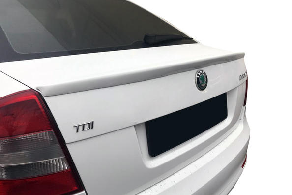 So installieren Sie einen Spoiler mit Ihren eigenen Händen an einem Auto