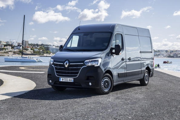 Überprüfung des aktualisierten van Renault Master