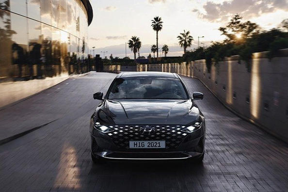 Aktualisierte Limousine Hyundai Grandeur sechste Inkarnation