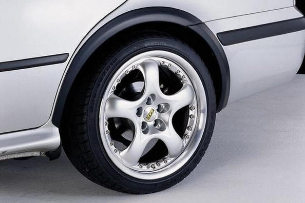 Futter für die Radkästen eines Autos: Profis, Zweck, Materialien