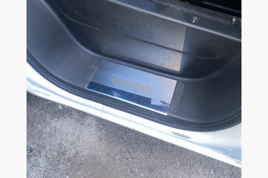Renault Master 2011-2023 Einstiegsleisten Abdeckungen V2 (2 Stk, Edelstahl) Image