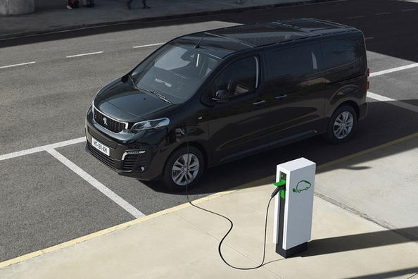 Peugeot e-Traveler Elektro-Minivan Testbericht