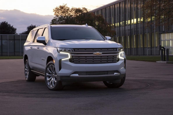 Chevrolet Suburban großes Achtsitzer-SUV