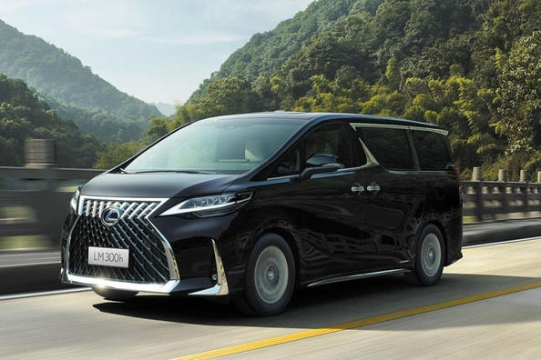 Testbericht zum Lexus LM Premium-Minivan