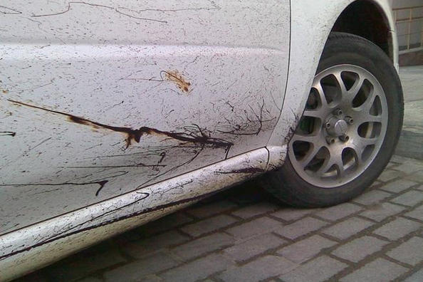 Wie reinige ich das Auto von Bitumen?