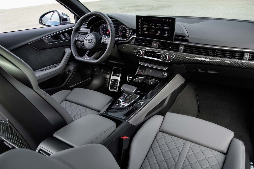 Sportversion der Limousine Audi S4