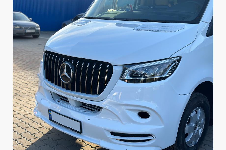 Mercedes Sprinter W907/W910 2018- Frontgrill Panamericana GT Chrom Premium V1 Image