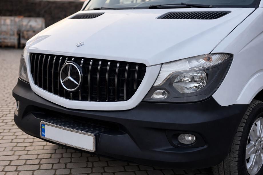 Mercedes Sprinter W906 2006–2018 Frontgrill GT Panamericana Chrom (2013-2018) Image