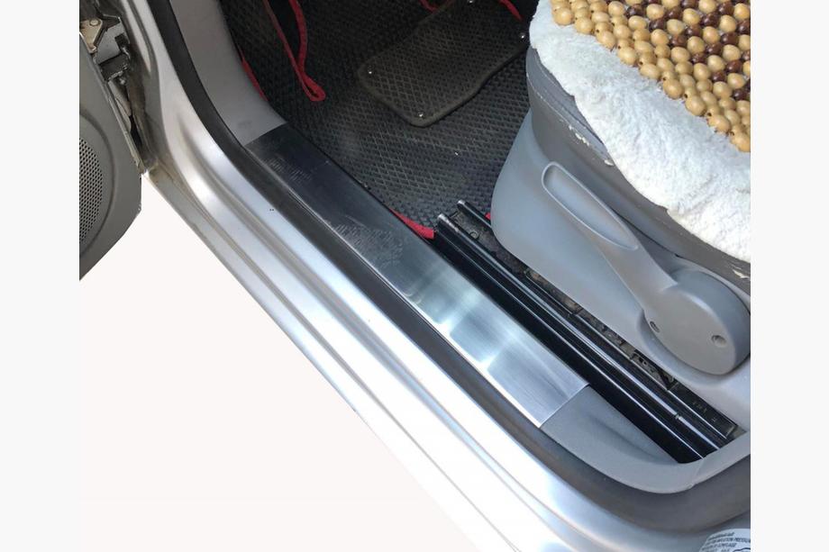 Volkswagen Caddy 2004-2010 Einstiegsleisten innen (ohne Schriftzug, Edelstahl) 3 Stück Foto 2