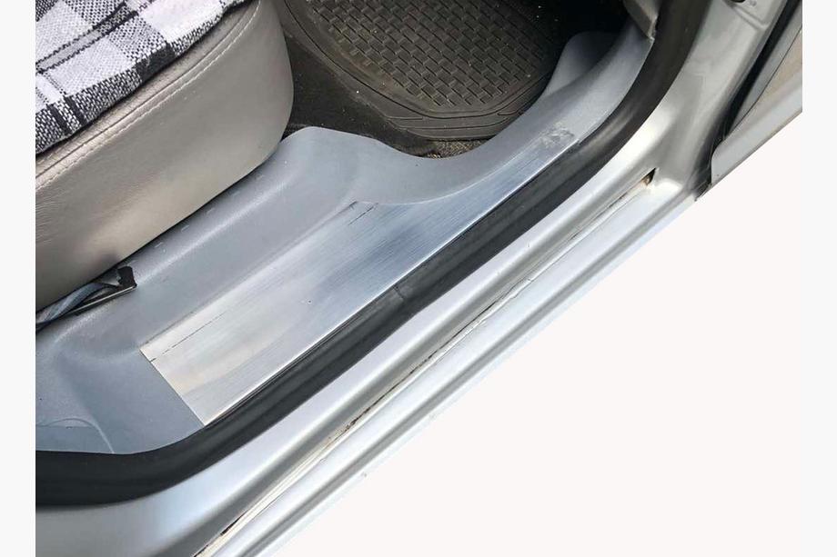 Volkswagen Caddy 2004-2010 Einstiegsleisten innen (ohne Schriftzug, Edelstahl) 4 Stück Image