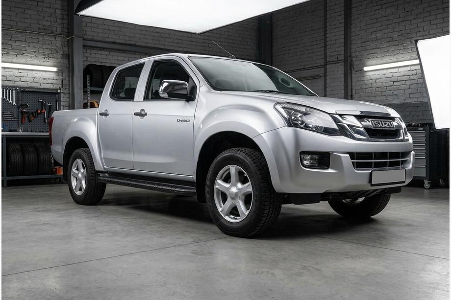 Isuzu D-Max 2011-2019 Seitenschweller Bosphore Black (2 Stk., Aluminium) Image