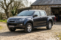 Isuzu D-Max 2011-2019 Trittbretter Allmond Black (2 Stk., Aluminium) Foto 1