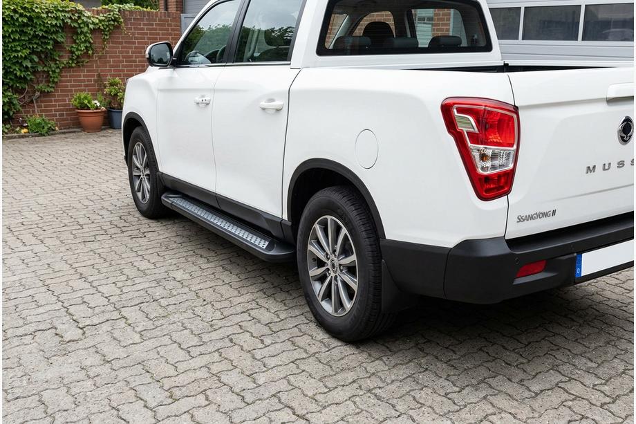 SsangYong Musso II 2018– Seitenschweller Vision New Black (2 Stk., Aluminium) Image