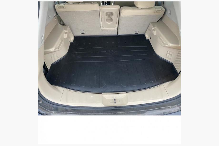 Nissan X-trail T32/Rogue 2014-2021 Gummi Kofferraumwanne (Reserveradmulde, Stingray) Foto 1