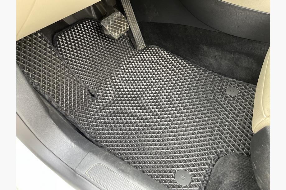 Volkswagen Passat СС 2008-2017 EVA Fußmatten (schwarz) Image