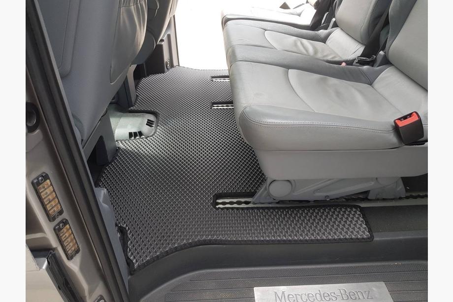 Mercedes Viano 2004-2014 EVA V2 Fußmatten (Nur Abholung, Komplettset, Schwarz) Foto 4