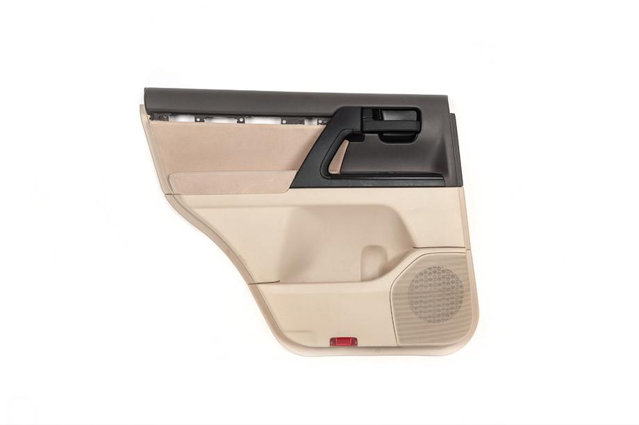 Toyota Land Cruiser 200 2007-2021 Türverkleidung ohne Holzeinsatz (1 Stk) Image