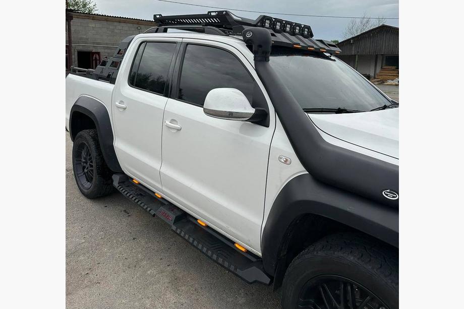 Volkswagen Amarok 2010-2022 Seitenstufen Dakar V2 mit LED (2 Stk, Metall) Foto 5